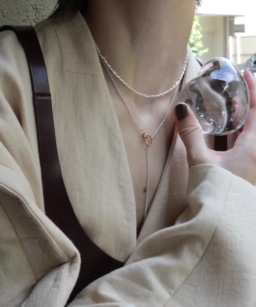 Soierie(ソワリー)の「レイヤード ネックレス (3Set) / Layered necklace (3Set)(ネックレス・レディース・シルバー×ゴールド・FREE)」の7枚目の写真