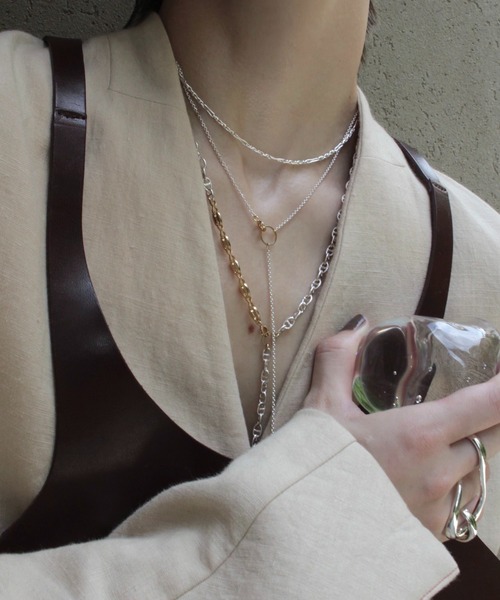 Soierie(ソワリー)の「レイヤード ネックレス (3Set) / Layered necklace (3Set)(ネックレス・レディース・シルバー×ゴールド・FREE)」の6枚目の写真