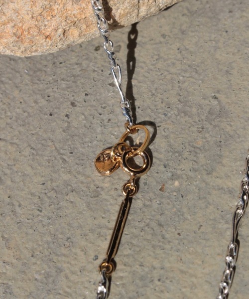 Soierie(ソワリー)の「レイヤード ネックレス (3Set) / Layered necklace (3Set)(ネックレス・レディース・シルバー×ゴールド・FREE)」の2枚目の写真