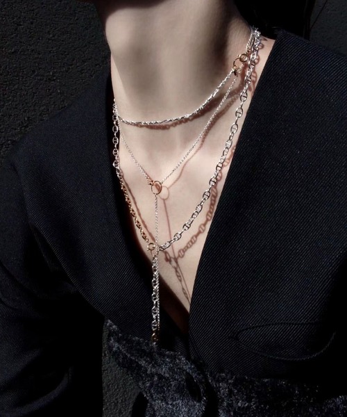 Soierie(ソワリー)の「レイヤード ネックレス (3Set) / Layered necklace (3Set)(ネックレス・レディース・シルバー×ゴールド・FREE)」の4枚目の写真