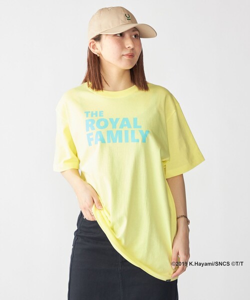 SHIPS(シップス)の「SHIPS: 日曜劇場『ザ・ロイヤルファミリー』タイトルロゴ デザインTシャツ(Tシャツ/カットソー・メンズ・ホワイト/イエロー/ブラック・MEDIUM/LARGE/X-LARGE)」の3枚目の写真