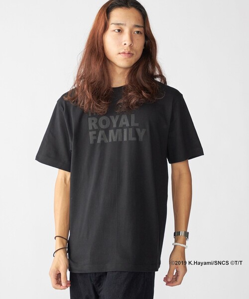 SHIPS(シップス)の「SHIPS: 日曜劇場『ザ・ロイヤルファミリー』タイトルロゴ デザインTシャツ(Tシャツ/カットソー・メンズ・ホワイト/イエロー/ブラック・MEDIUM/LARGE/X-LARGE)」の2枚目の写真