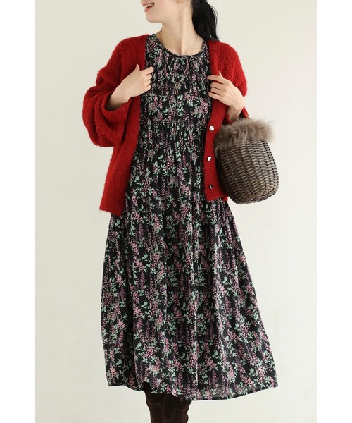 cawaii(カワイイ)の「(黒)枝垂れる花の胸元シャーリングミディアムワンピース(ワンピース・レディース・ブラック・FREE)」の1枚目の写真