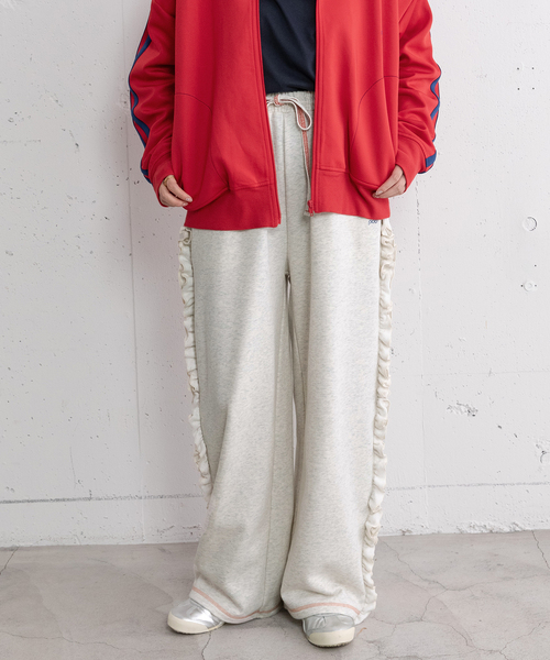 POU DOU DOU(プードゥドゥ)の「サイドフリルスウエットパンツ(その他パンツ・レディース・オートミール/グレー・M)」の2枚目の写真