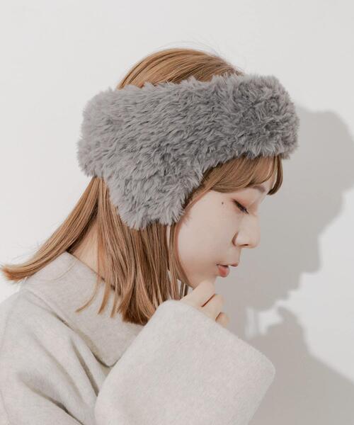 SMELLY（スメリー）の「ファーフラップヘアバンド（ヘアバンド・レディース・ベージュ系その他/グレー・-）」の4枚目の写真