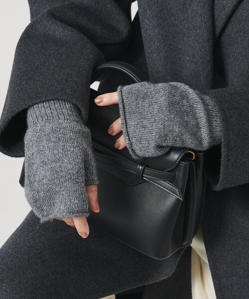 UNITED ARROWS（ユナイテッドアローズ）の「ラメニット フィンガーレスグローブ（手袋・レディース・オフホワイト/グレー系/ダークグレー・FREE）」の3枚目の写真