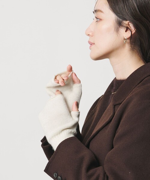 UNITED ARROWS（ユナイテッドアローズ）の「ラメニット フィンガーレスグローブ（手袋・レディース・オフホワイト/グレー系/ダークグレー・FREE）」の5枚目の写真