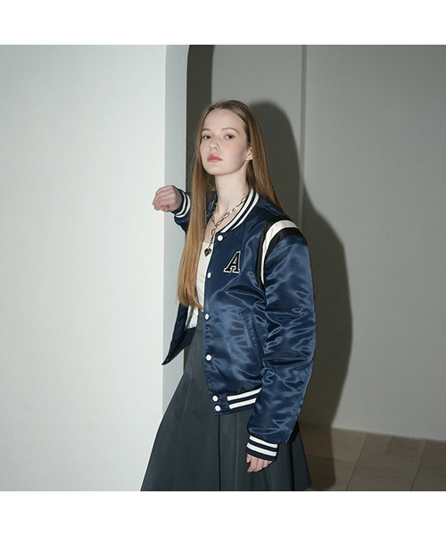 AVANDRESS(アバンドレス )の「Atlantis Varsity Jacket NAVY(ブルゾン・メンズ・ネイビー・LARGE/MEDIUM/SMALL)」の1枚目の写真