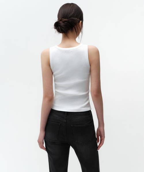 MUSINSA STANDARD WOMAN（ムシンサスタンダードウーマン）の「ウィメンズエッセンシャルタンクトップ[ホワイト]（Tシャツ/カットソー・レディース・その他・SMALL/MEDIUM/LARGE/X-LARGE/X-SMALL）」の4枚目の写真
