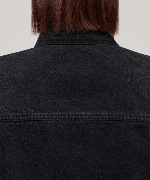 MUSINSA STANDARD WOMAN（ムシンサスタンダードウーマン）の「ウィメンズオーバーサイズデニムトラッカージャケット[ウォッシュドブラック]（デニムジャケット・レディース・その他・SMALL/MEDIUM）」の5枚目の写真