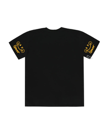 GRAVER（グレーバー）の「[UNISEX] ELBOW DIMPLE LOGO SMILE WHITE CLIP SHORT SLEEVE T-SHIRT BLACK（Tシャツ/カットソー・メンズ）」