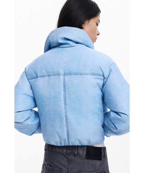 Desigual(デシグアル)の「キルティング クロップドジャケット(ダウンジャケット/コート・レディース・ブルー・S/M/L/XL)」の6枚目の写真