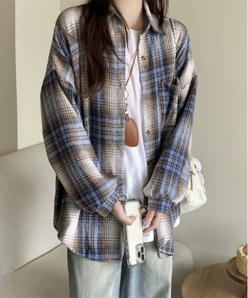 gossip!ロサンゼルス(ゴシップロサンゼルス)の「Y2K 男女共用ビッグサイズシャツチェック ロングシャツ(Tシャツ/カットソー・レディース・ブラック/ワイン/チェック・M)」の6枚目の写真