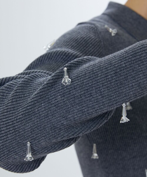 1er Arrondissement(プルミエアロンディスモン)の「フラワービジューニットシャツ(ニット/セーター・レディース・グレー系その他7・FREE)」の4枚目の写真