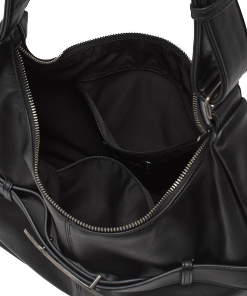 X-girl（エックスガール）の「OVAL LOGO CLASP FAUX LEATHER SHOULDER BAG（ショルダーバッグ・レディース・ブラウン/ブラック・ONE SIZE）」の14枚目の写真