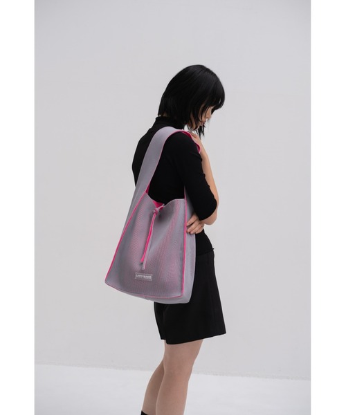 LASTFRAME（ラストフレーム）の「KASANE REVERSIBLE TASUKI TOTE LARGE（ショルダーバッグ・レディース・ブラック系その他/グレー系その他/グリーン系その他/ピンク系その他・LARGE）」の13枚目の写真