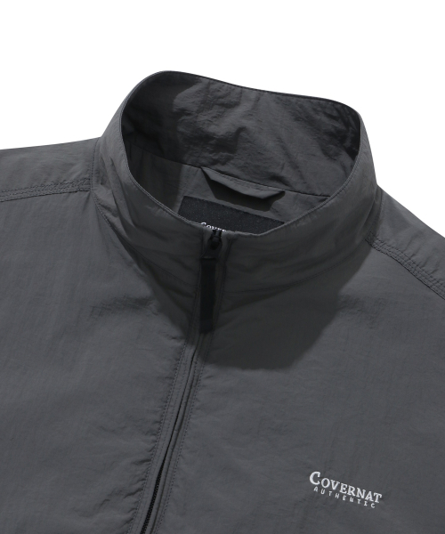 COVERNAT(カバーナット)の「コンフィナイロン トラックジャケット チャコール(ナイロンジャケット・レディース・その他・LARGE/MEDIUM/SMALL/X-LARGE/X-SMALL/XX-LARGE)」の5枚目の写真