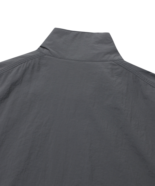 COVERNAT(カバーナット)の「コンフィナイロン トラックジャケット チャコール(ナイロンジャケット・レディース・その他・LARGE/MEDIUM/SMALL/X-LARGE/X-SMALL/XX-LARGE)」の6枚目の写真