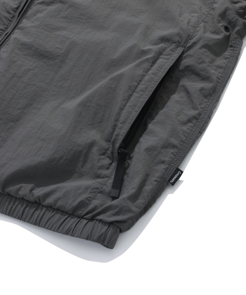 COVERNAT(カバーナット)の「コンフィナイロン トラックジャケット チャコール(ナイロンジャケット・レディース・その他・LARGE/MEDIUM/SMALL/X-LARGE/X-SMALL/XX-LARGE)」の10枚目の写真