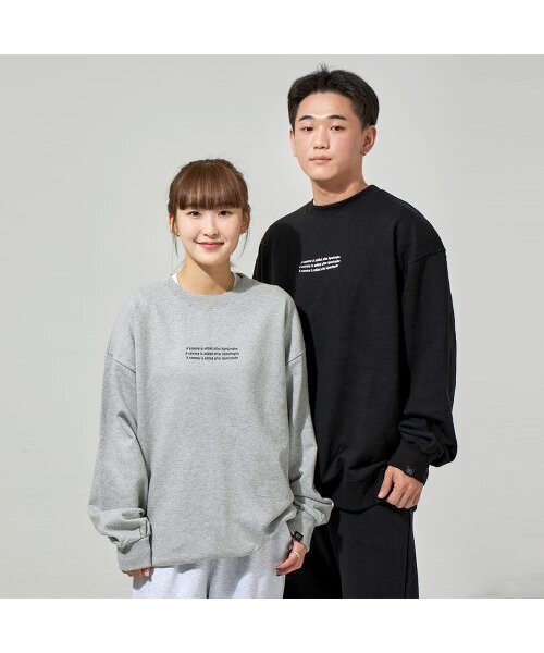 APOSTROPHE COMMA(アポストロフィコンマ)の「CONVEX センター ロゴ スウェットシャツ (グレー/チャコール)(スウェット・レディース・グレー・LARGE/MEDIUM)」の1枚目の写真