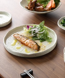 a.depeche（アデペシュ）の「【a.depeche:アデペシュ】サークルプレート　おしゃれなギフトに最適！　FUWARi circle plate M WH（食器）」