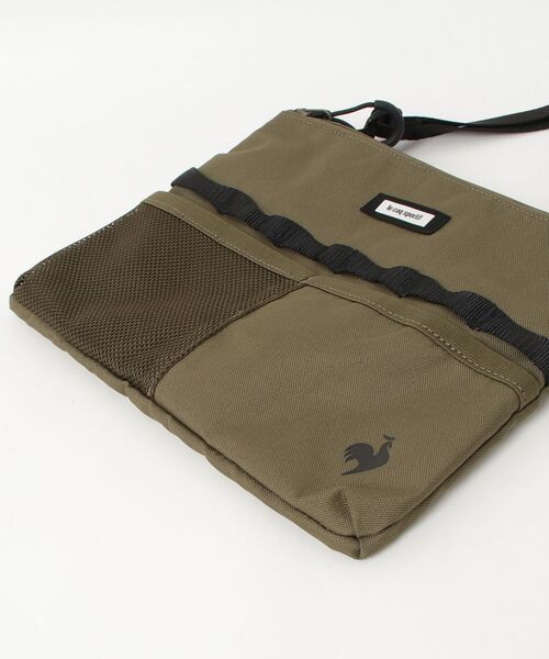 le coq sportif（ルコックスポルティフ）の「サコッシュ（ボディバッグ/ウエストポーチ・メンズ・ピンク/グレー/カーキ/ブラック・F）」の15枚目の写真