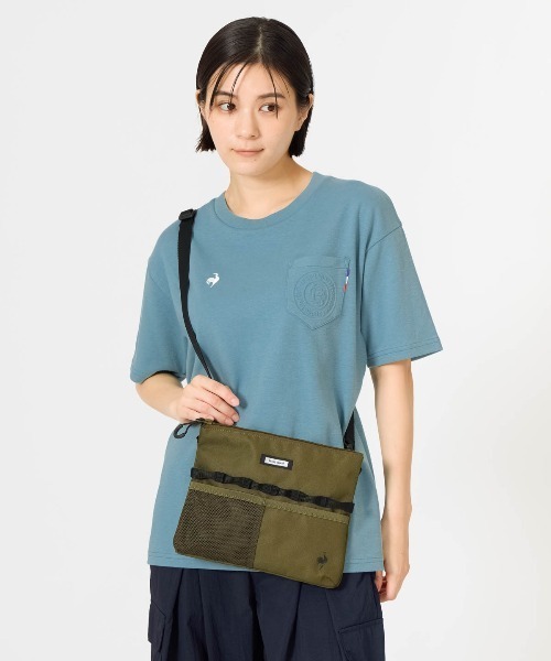 le coq sportif（ルコックスポルティフ）の「サコッシュ（ボディバッグ/ウエストポーチ・メンズ・ピンク/グレー/カーキ/ブラック・F）」の3枚目の写真