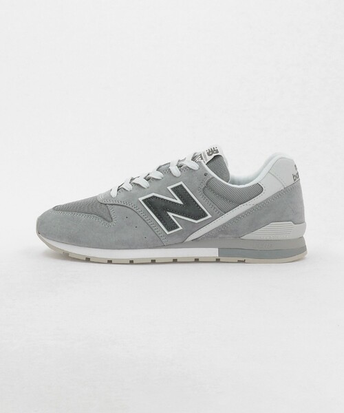 NEW BALANCE(ニューバランス)の「<New Balance>996 スニーカー(スニーカー・メンズ・グレー系/ブラック・27.5cm/27cm/26cm/28.5cm/25cm/26.5cm/29cm/28cm/25.5cm)」の2枚目の写真