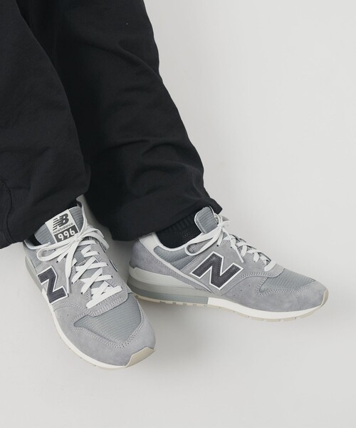 NEW BALANCE(ニューバランス)の「<New Balance>996 スニーカー(スニーカー・メンズ・グレー系/ブラック・27.5cm/27cm/26cm/28.5cm/25cm/26.5cm/29cm/28cm/25.5cm)」の6枚目の写真
