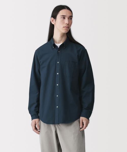 無印良品（ムジルシリョウヒン）の「紳士　洗いざらしオックスボタンダウン長袖シャツ（シャツ/ブラウス・メンズ・スモーキーグリーン系/ダークグレー/ネイビー/サックスブルー/ホワイト・S/XL/M/L）」の4枚目の写真