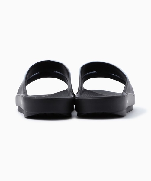 and wander（アンドワンダー）の「and wander/アンドワンダー×OOFOS/ウーフォス OOahh recovery sandal グラフィックデザイン スライドサンダル 2026年 夏 夏服（サンダル・メンズ・ブラック・26/27/28）」の14枚目の写真