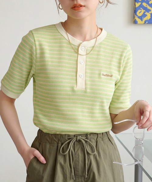 Healthknit（ヘルスニット）の「SALE 一枚でサマになる！【Healthknit】ヘルスニット 26SS 細ボーダーワッフルT  ヘンリーネック/ボーダーTシャツ/ワンポイントロゴ 別注 セール（Tシャツ/カットソー・レディース・アイボリー/ブラウン/ライム・FREE）」の3枚目の写真
