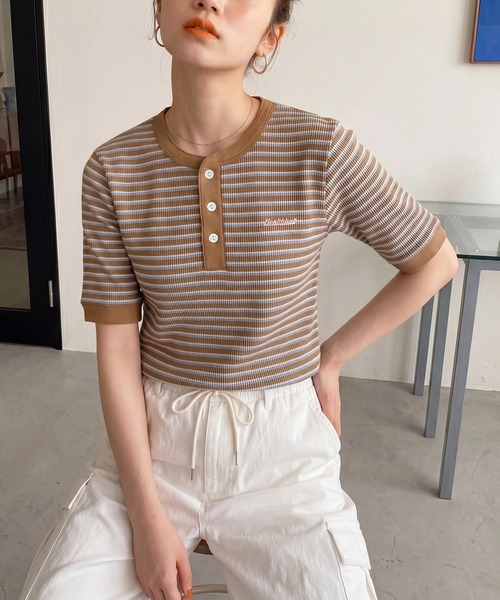 Healthknit（ヘルスニット）の「SALE 一枚でサマになる！【Healthknit】ヘルスニット 26SS 細ボーダーワッフルT  ヘンリーネック/ボーダーTシャツ/ワンポイントロゴ 別注 セール（Tシャツ/カットソー・レディース・アイボリー/ブラウン/ライム・FREE）」の17枚目の写真