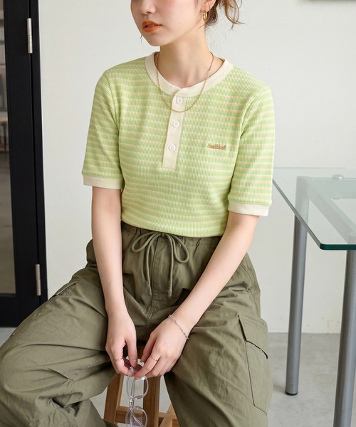 Healthknit（ヘルスニット）の「SALE 一枚でサマになる！【Healthknit】ヘルスニット 26SS 細ボーダーワッフルT  ヘンリーネック/ボーダーTシャツ/ワンポイントロゴ 別注 セール（Tシャツ/カットソー・レディース・アイボリー/ブラウン/ライム・FREE）」の13枚目の写真