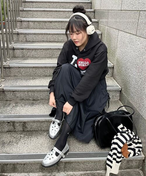 MAC MOC(マックモック)の「ダンデリオン ニューシグネチャーデイリーローファー_4カラー 2cm(ローファー・レディース・ブラック/シルバー/キャメル/ホワイト・22.5cm/23.5cm/23cm/24.5cm/24cm/25cm)」の10枚目の写真