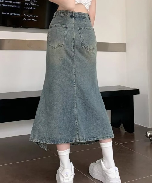Flugge(フラッジー)の「フリルスリットデニムスカート(デニムスカート・レディース・ブルー・LARGE/MEDIUM)」の2枚目の写真