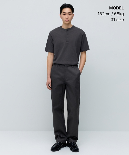 MUSINSA STANDARD（ムシンサスタンダード）の「ソリッドCPレギュラーフィットチノパンツ[グレー]（その他パンツ・メンズ・その他・40/38/42/36/34/32/30/31/33/26/27/28/29）」の2枚目の写真