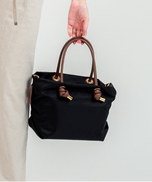 VIOLAd'ORO(ヴィオラドーロ)の「【VIOLAd'ORO/ヴィオラドーロ】ノットハンドル ナイロントートバッグ 2WAY BIANCA Sサイズ made in japan(トートバッグ・レディース・ブラック×ブラック/モカ/ベージュ/ターコイズブルー/ダークグレー/チャコールグレー/ブラック系その他/ブラック・FREE)」の3枚目の写真