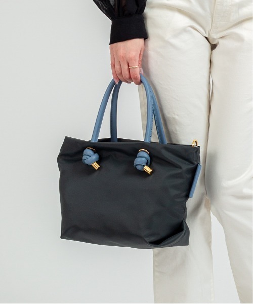 VIOLAd'ORO(ヴィオラドーロ)の「【VIOLAd'ORO/ヴィオラドーロ】ノットハンドル ナイロントートバッグ 2WAY BIANCA Sサイズ made in japan(トートバッグ・レディース・ブラック×ブラック/モカ/ベージュ/ターコイズブルー/ダークグレー/チャコールグレー/ブラック系その他/ブラック・FREE)」の5枚目の写真