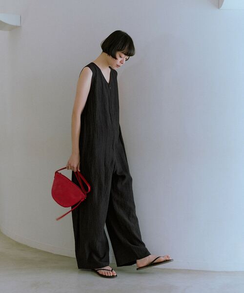 conges payes ADIEU TRISTESSE（コンジェ ペイエ アデュートリステス）の「【6月ベストセラーブランド内1位】【6月お気に入り登録ブランド内4位】Kanocoさんコラボ　オールインワン（サロペット/オーバーオール・レディース・チェック/チャコールグレー・M/L）」の4枚目の写真