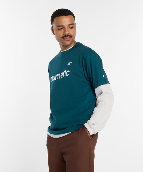 NEW BALANCE(ニューバランス)の「ヌメリックリニアロゴTシャツ(Tシャツ/カットソー・メンズ・ダークグリーン/サックスブルー・SMALL/MEDIUM/LARGE/X-LARGE/XX-LARGE)」の3枚目の写真