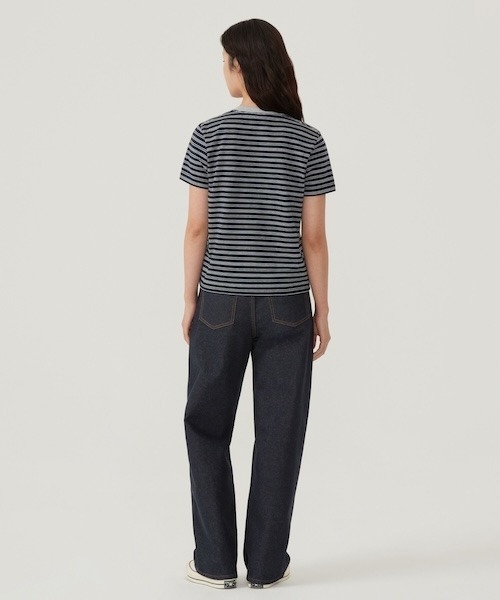 COVERNAT(カバーナット)の「WOMEN STRIPED T-SHIRT(Tシャツ/カットソー・レディース・アイボリー/チャコールグレー/ブルー/ネイビー・LARGE/MEDIUM/SMALL)」の10枚目の写真