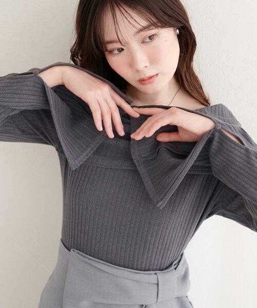 natural couture（ナチュラルクチュール）の「ギャザーオフショルフレア袖ロンT（ニット/セーター・レディース・チャコールグレー/ネイビー/ブラック/アイボリー・FREE）」の9枚目の写真