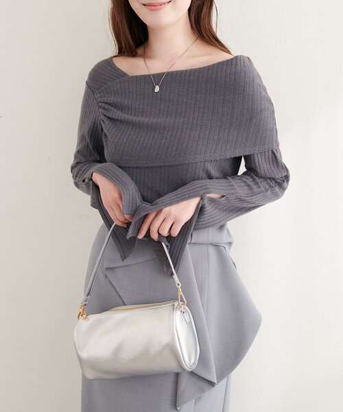 natural couture（ナチュラルクチュール）の「ギャザーオフショルフレア袖ロンT（ニット/セーター・レディース・チャコールグレー/ネイビー/ブラック/アイボリー・FREE）」の10枚目の写真