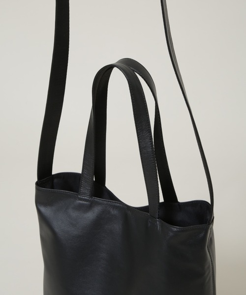 NANO universe(ナノユニバース)の「2WAY レザートートバッグ(トートバッグ・メンズ・ブラック・F)」の4枚目の写真