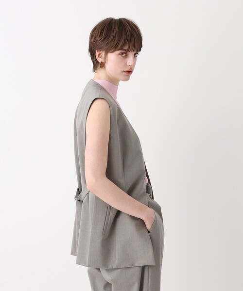 allureville（アルアバイル）の「WEB ルミネ別注スリットジレ（ベスト・レディース・ナチュラル・2）」の14枚目の写真
