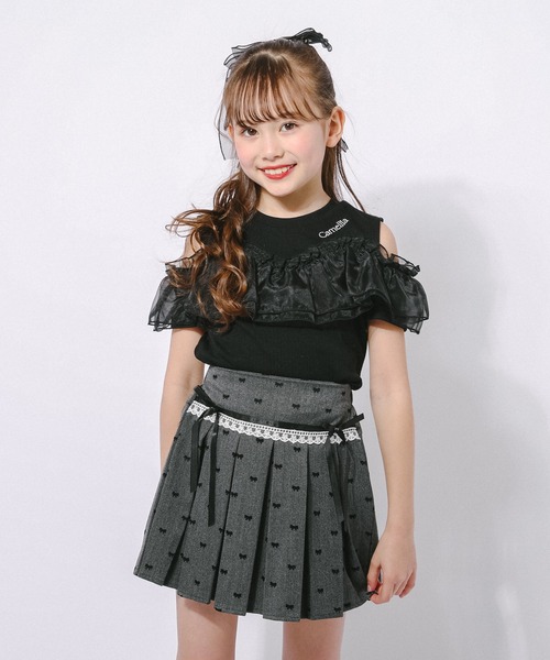 URBAN CHERRY（アーバンチェリー）の「「快適さらリブ素材」カットショルダーシアーフリルリブトップス（Tシャツ/カットソー・キッズ・チャコール/アイボリー/ブラック・140cm/130cm/120cm/110cm/150cm）」の7枚目の写真