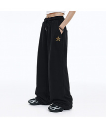 RANDOMOFF（ランダムオフ）の「LEOPARD STAR ONE TUCK WIDE SWEAT PANTS (2color)（スウェットパンツ）」
