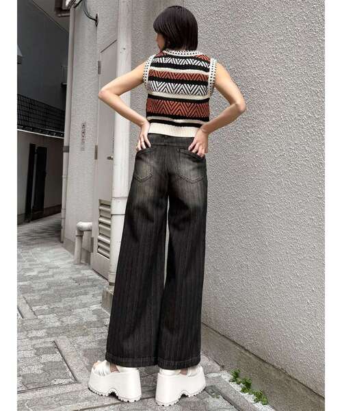 MURUA（ムルーア）の「スラブハイウエストデニム（デニムパンツ・レディース・ブルー/ブラック・1/2）」の3枚目の写真