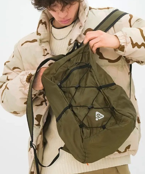 HEISAN(ハイサン)の「◇HEISAN◇ブランド直輸入正規品//折りたためる/パッカブル大容量/A4収納可能/超軽量 コンパクト ポケット バッグ V2 (L) ULTRA-LIGHT COMPACT POCKET BAG V2 (L)(バックパック/リュック・レディース・ブラック/グレー/ブルー系その他/ライトブルー/ブラウン/カーキ・L)」の5枚目の写真